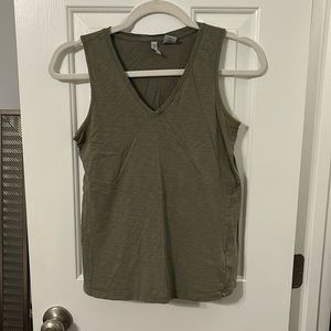 Paraphrase V-neck Tank Top - XS